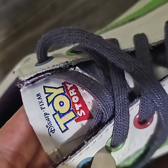 VANS x Old Skool Toy Story Buzz Lightyear Sneakers Mens Size 11 Disney Pixar - Picture 4 of 7
